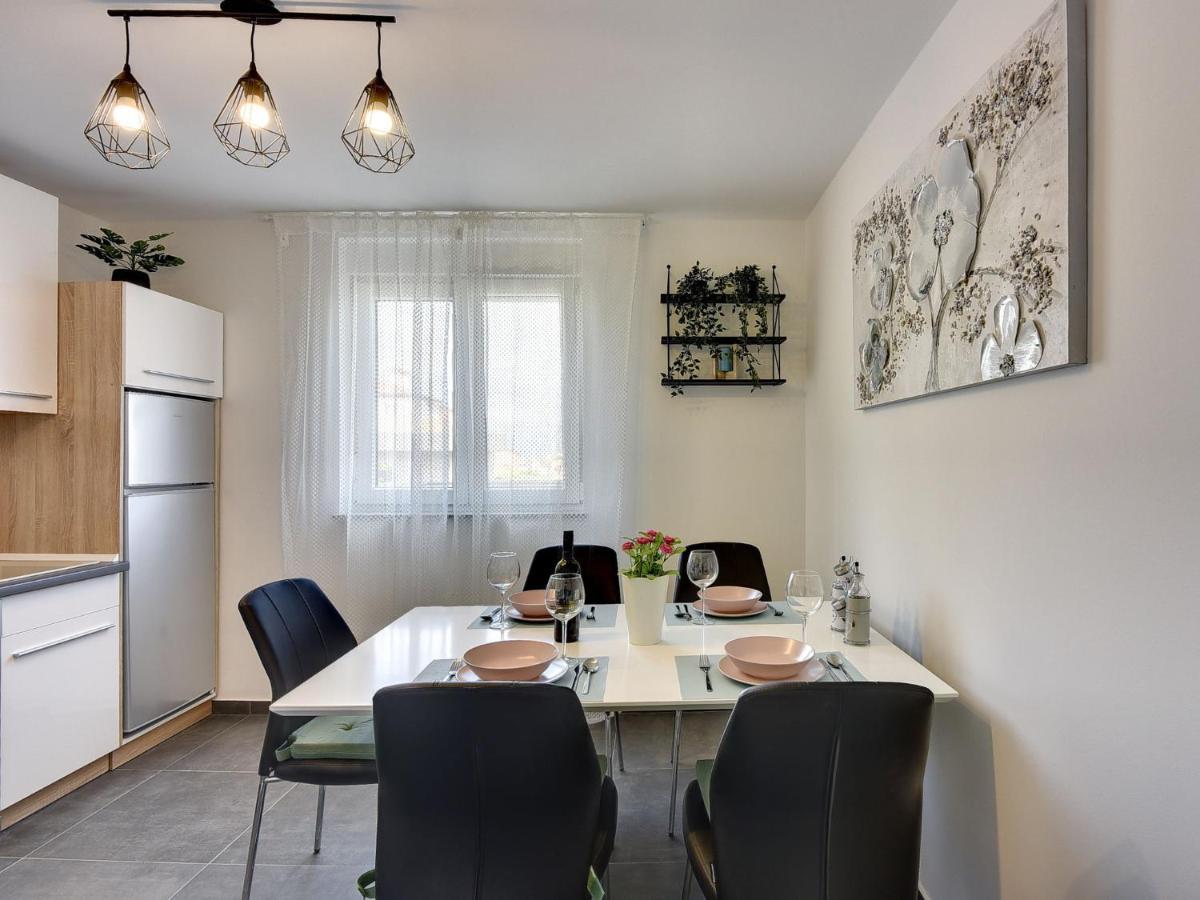 Villa Noemi By Interhome Liznjan Ngoại thất bức ảnh